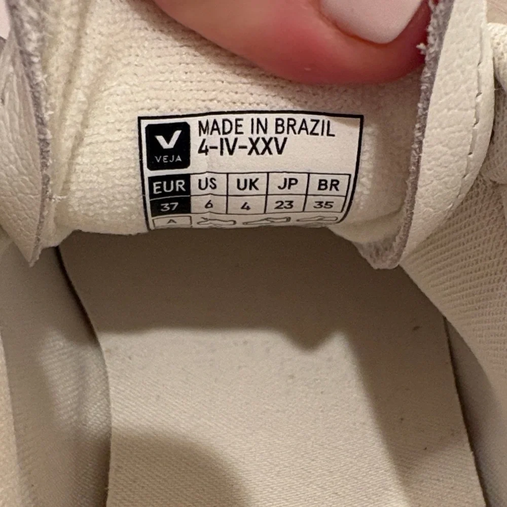 Veja White Leather Sneakers with Pink Heel Tab - Picture 6 of 6